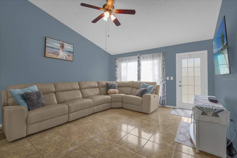 3 bedroom Single Family Residence at 14352 Sun Bay Drive, Sandpoint At Meadow Woods, Orlando — photo 4