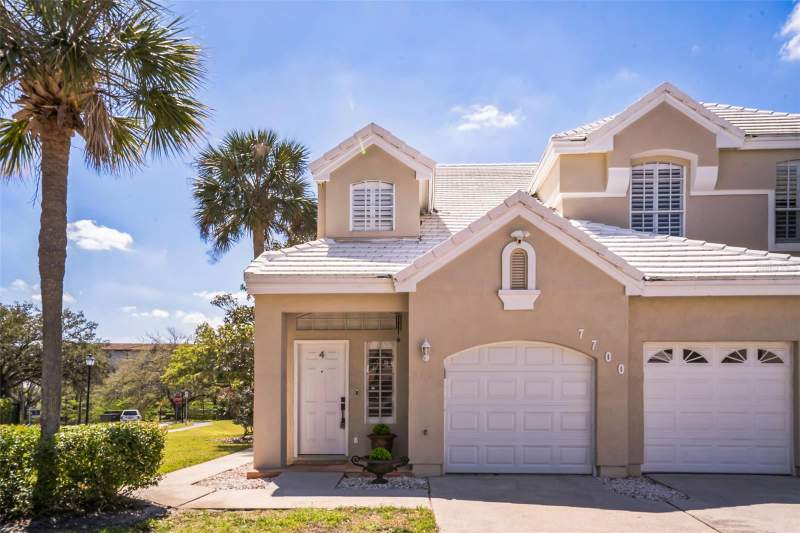 Carriage Homes At SouthamptonHomes for Sale in Orlando, FL