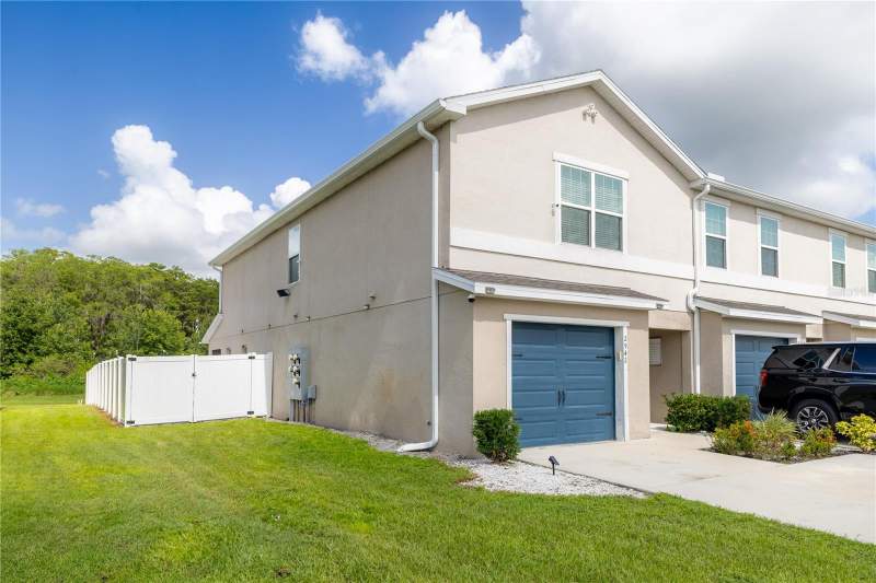 2942 FIELDWOOD CIRCLE home for sale in Gramercy Farms