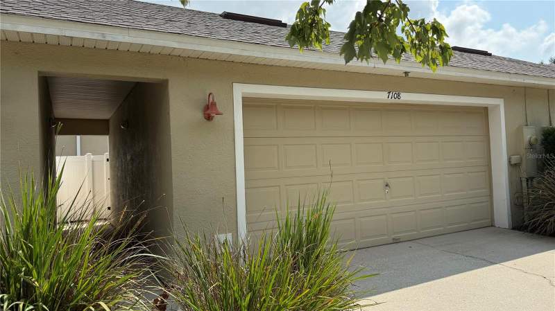 3 bedroom Townhouse at 7108 FIVE OAKS DRIVE, ASHLEY PARK AT HARMONY, HARMONY — photo 5