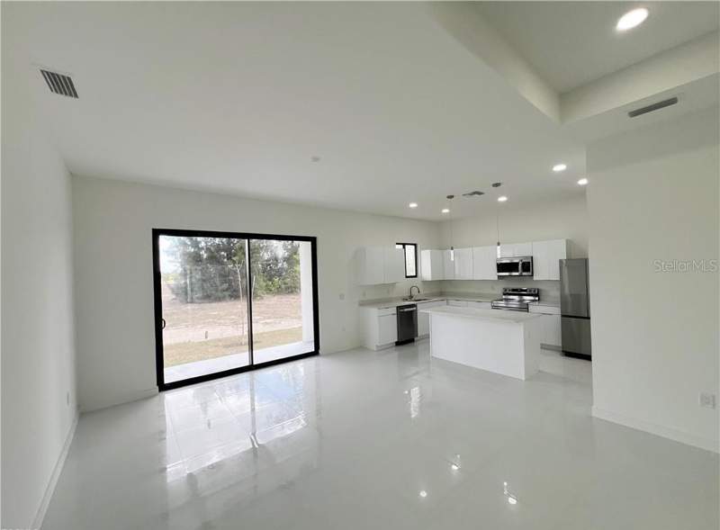 4 bedroom Single Family Residence at 2113 NW 41st Avenue, Cape Coral, Cape Coral — photo 4
