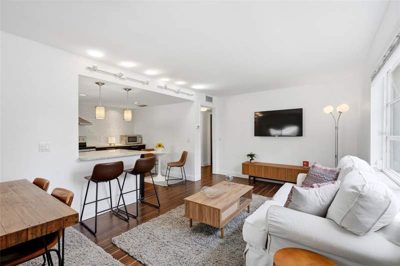 1 bedroom Condominium at 125 5th Avenue #210, Bay Villas Condo, St Petersburg — photo 4