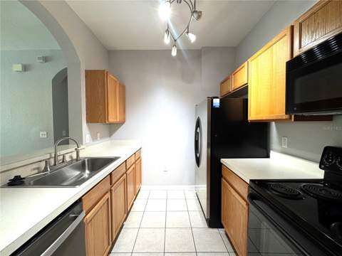 8660 Buccilli Drive #305, Orlando FL - photo 8 of 12