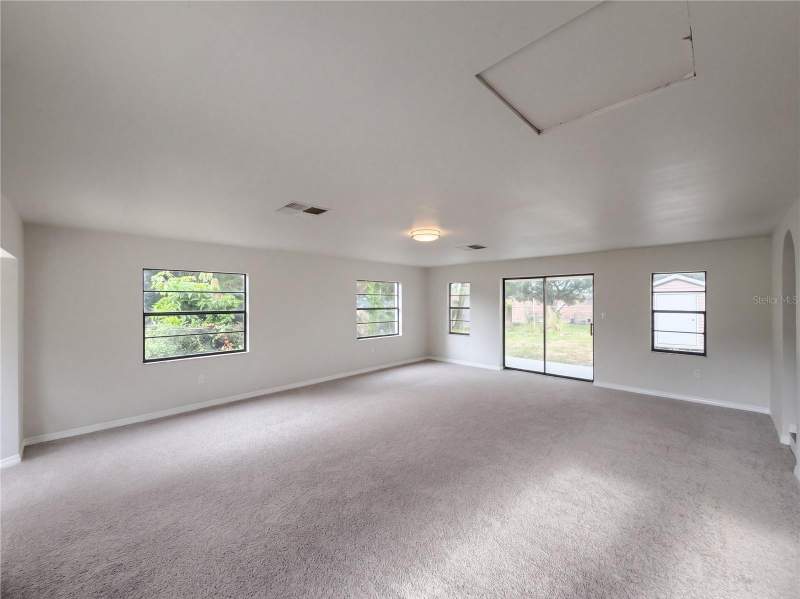3 bedroom Single Family Residence at 2303 S Swan Court, Swan Lake Estates, Winter Haven — photo 3