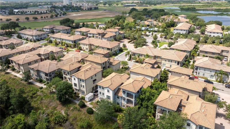 6 bedroom Townhouse at 1327 Shinnecock Hills Drive, The Vistas At Championsgate, Davenport — photo 2