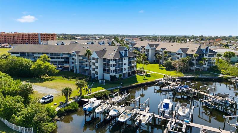 3 bedroom Condominium at 5567 Sea Forest Drive #323, Heather Cove New Port, New Port Richey — photo 2