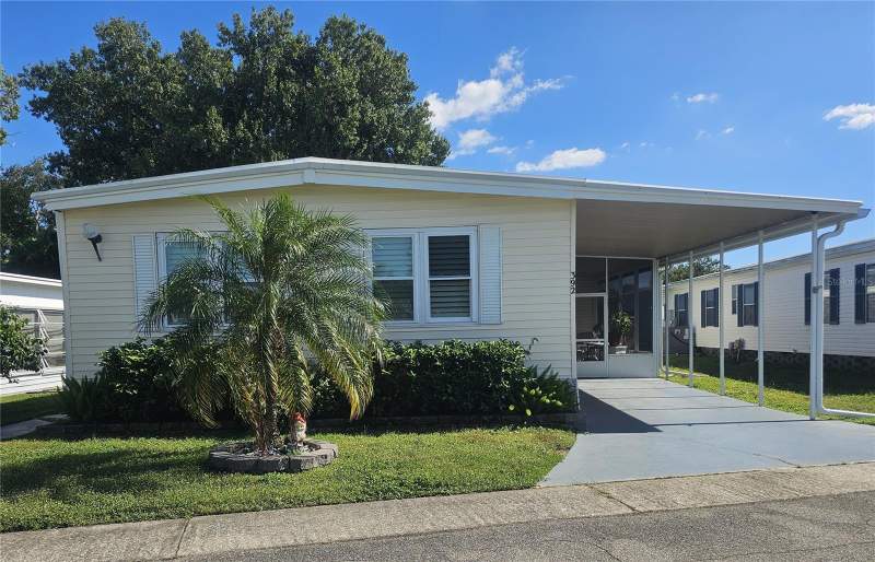 2 bedroom Mobile Home at 392 Cobia Way, Gull-Aire Village, Oldsmar — photo 2