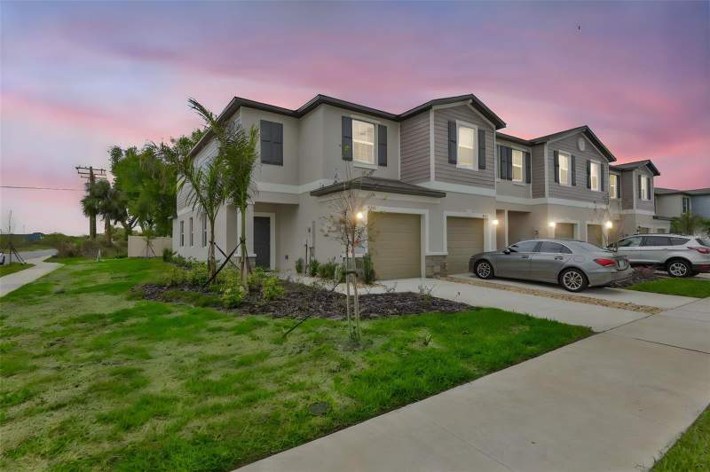 2661 SUNRAY VENUS WAY home for sale in Townes At Southshore Pointe