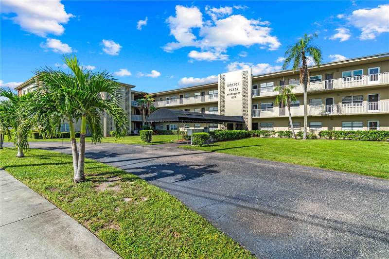 Disston Plaza Apartments Condo