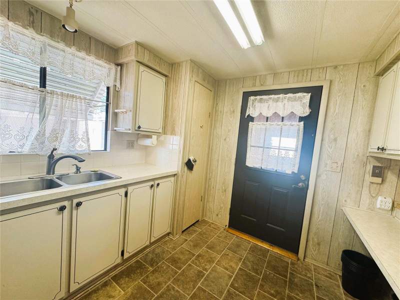 2 bedroom Manufactured Home at 133 Hibiscus Way, Hawthorne At Leesburg A Coop, Leesburg — photo 4