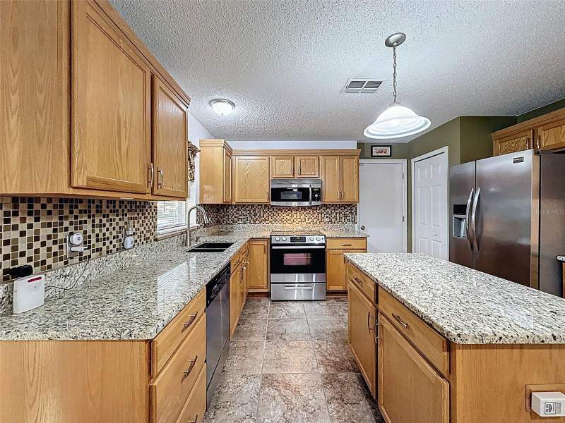 4 bedroom Single Family Residence at 3181 Deltona Boulevard, Spring Hill, Spring Hill — photo 2