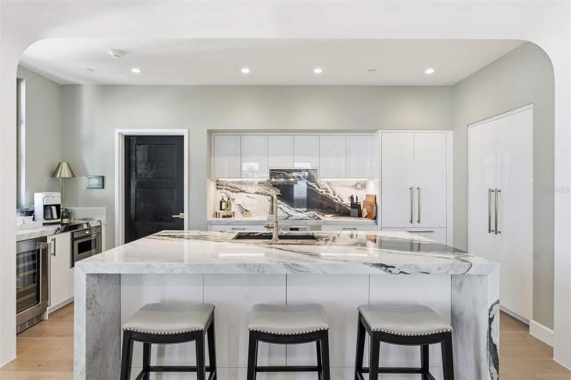 3 bedroom Condominium at 126 4th Avenue #1401, Nolen The Condo, St Petersburg — photo 4