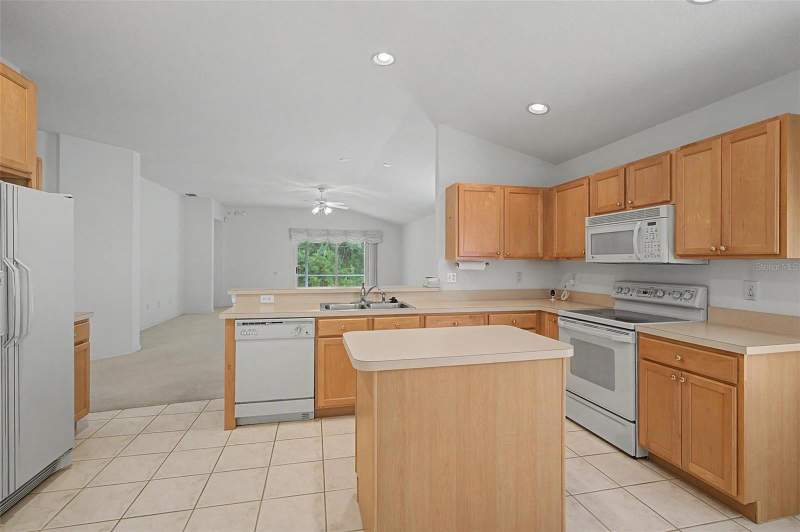3 bedroom Single Family Residence at 5526 Gallant Fox Court, Lexington Oaks Ph 02, Wesley Chapel — photo 4
