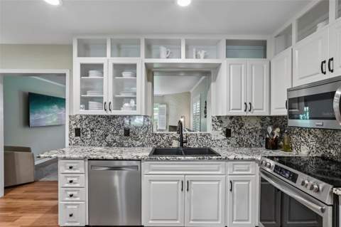 204 S Burlingame Avenue, Temple Terrace FL - photo 8 of 43