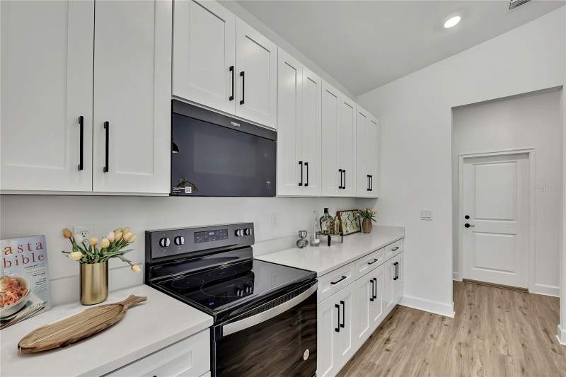4 bedroom Single Family Residence at 13126 Meadow Swallow Avenue, Royal Highlands, Brooksville — photo 3