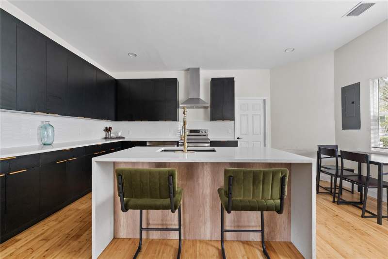 4 bedroom Single Family Residence at 680 25th Avenue, Harbordale Sub, St Petersburg — photo 4