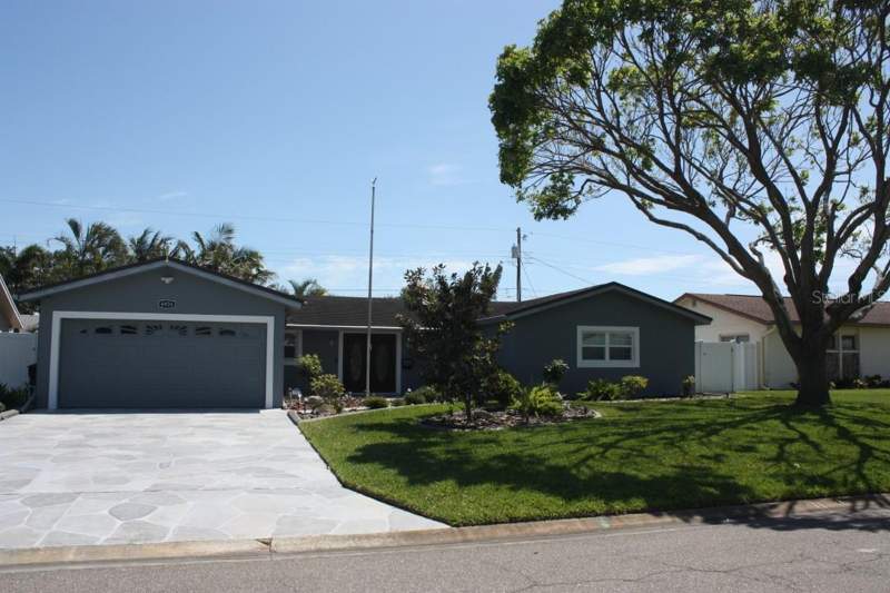 Crossroads Estates