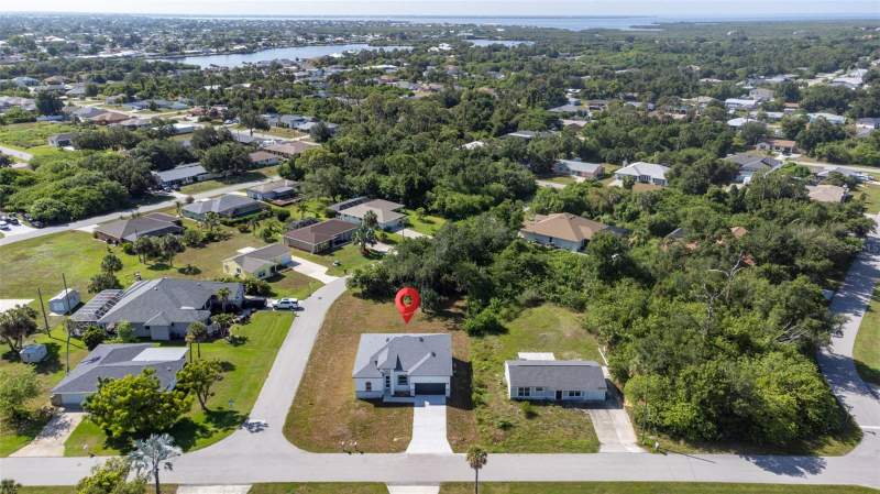 4 bedroom Single Family Residence at 543 Chamber Street, Port Charlotte Sec 008, Port Charlotte — photo 3