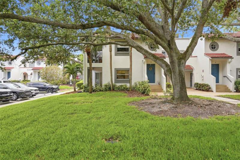 2 bedroom Condominium at 500 Santa Cruz Place #D, Placido Bayou, St Petersburg — photo 2