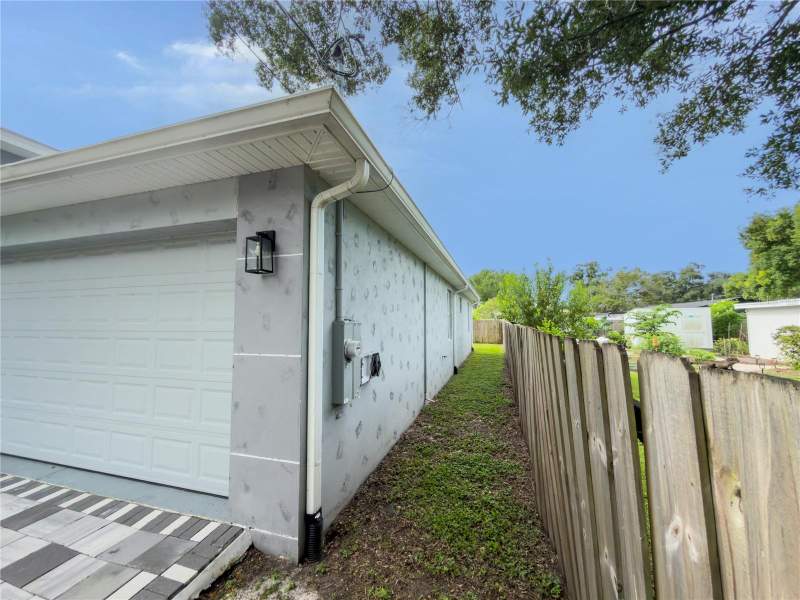 3 bedroom Single Family Residence at 3920 W Crenshaw Street, Hibiscus Gardens, Tampa — photo 4