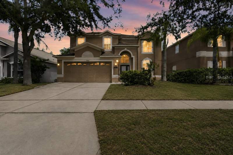6 bedroom Single Family Residence at 10637 Liberty Bell Drive, Spicola Prcl At Heritage Isl, Tampa — photo 2