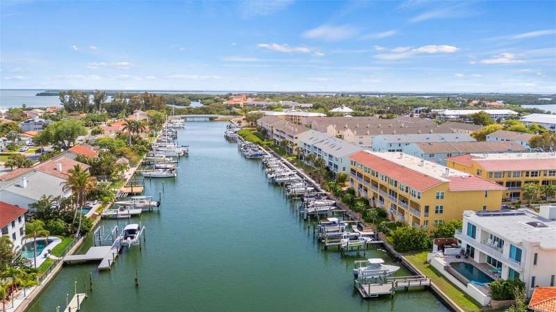 3 bedroom Townhouse at 1071 Pinellas Bayway, Tierra Sound Twnhms, St Petersburg — photo 2