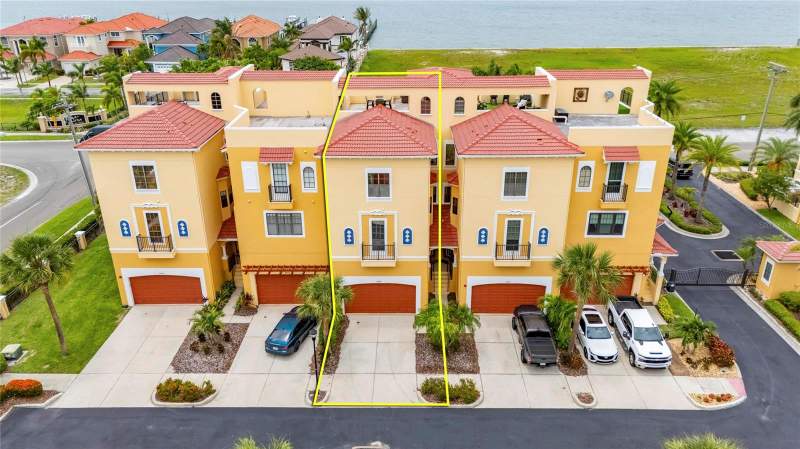 5 bedroom Townhouse at 6408 Mayra Shores Lane, Brisa Del Mar Twnhms, Apollo Beach — photo 4