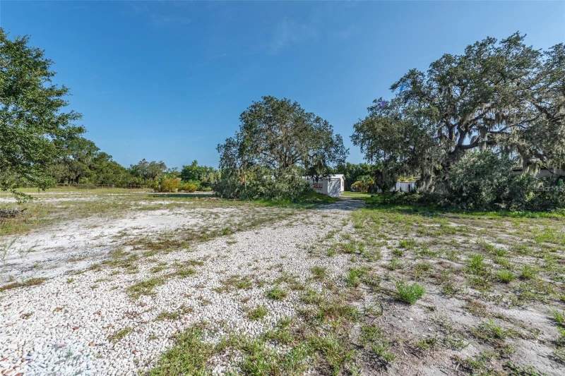 5 bedroom Mobile Home at 12154 Bullfrog Creek Road, Gibsonton, Gibsonton — photo 4