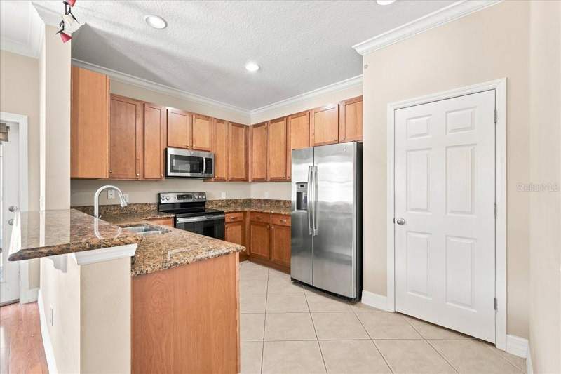 3 bedroom Townhouse at 2403 S Shine Avenue #B, Floyd King Sub, Orlando — photo 3
