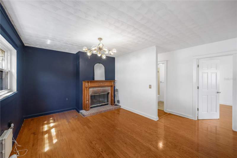3 bedroom Single Family Residence at 1708 Woodbine Drive, Green Meadow Estates Un 1, Brandon — photo 4