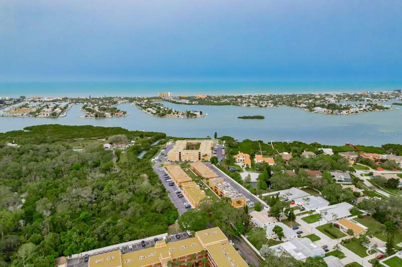 2 bedroom Condominium at 12760 Indian Rocks Road #510, New Atlantis Club Condo, Largo — photo 2