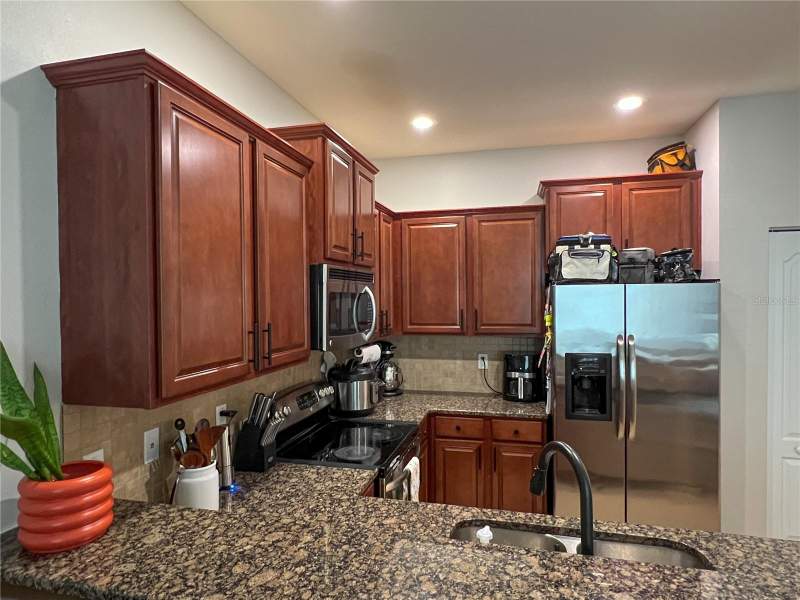 3 bedroom Townhouse at 772 Spring Flowers Trail, Whispering Oaks Twnhms, Brandon — photo 5