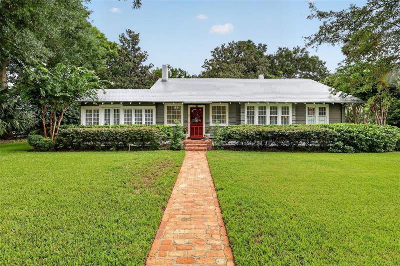 4 bedroom Single Family Residence at 1046 N McDonald Street, Mount Dora Mrs S D Shorts, Mount Dora — photo 3