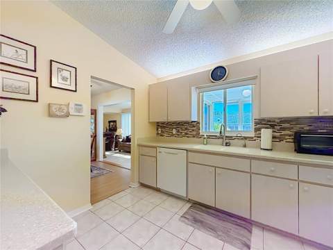 9826 SE 178th Lane, Summerfield FL - photo 7 of 21