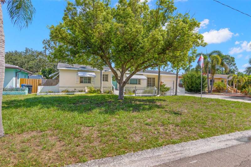 2 bedroom Single Family Residence at 4559 N YARDLEY AVENUE, LESLEE HEIGHTS SUB SEC 2, ST PETERSBURG — photo 1
