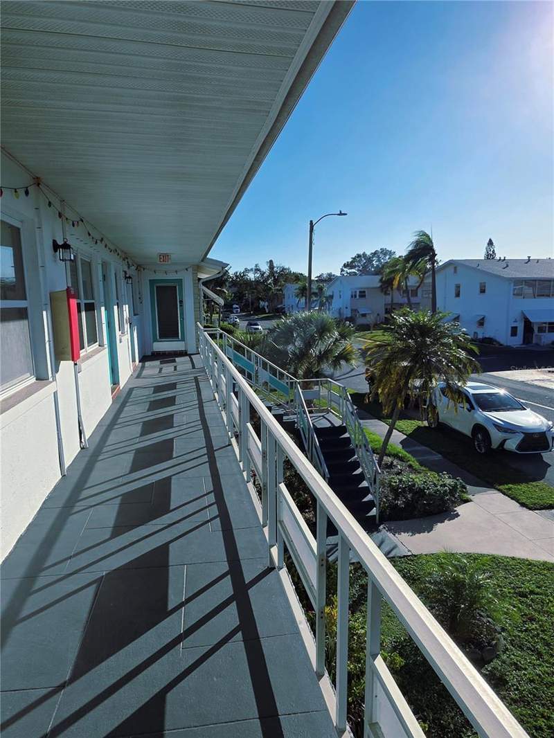 1 bedroom Condominium at 5945 21st Street #18, Town Apts Condo, St Petersburg — photo 3