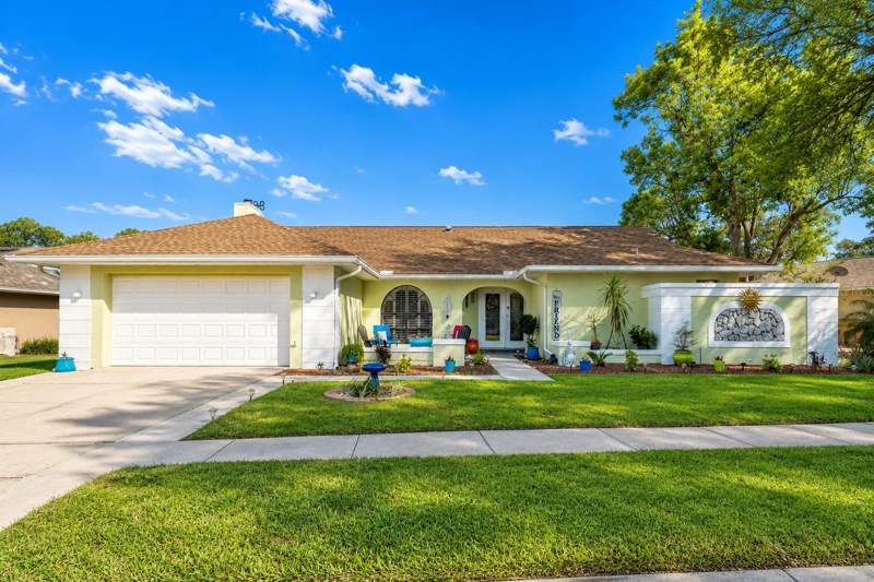 4 bedroom Single Family Residence at 8930 Brooker Drive, River Crossing, New Port Richey — photo 2
