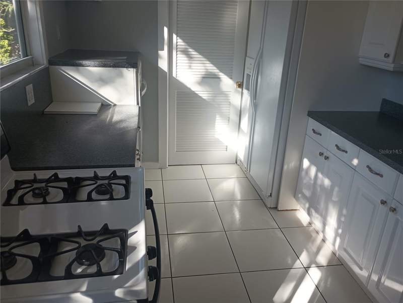 3 bedroom Single Family Residence at 774 32nd Avenue, Seminary Heights, St Petersburg — photo 2