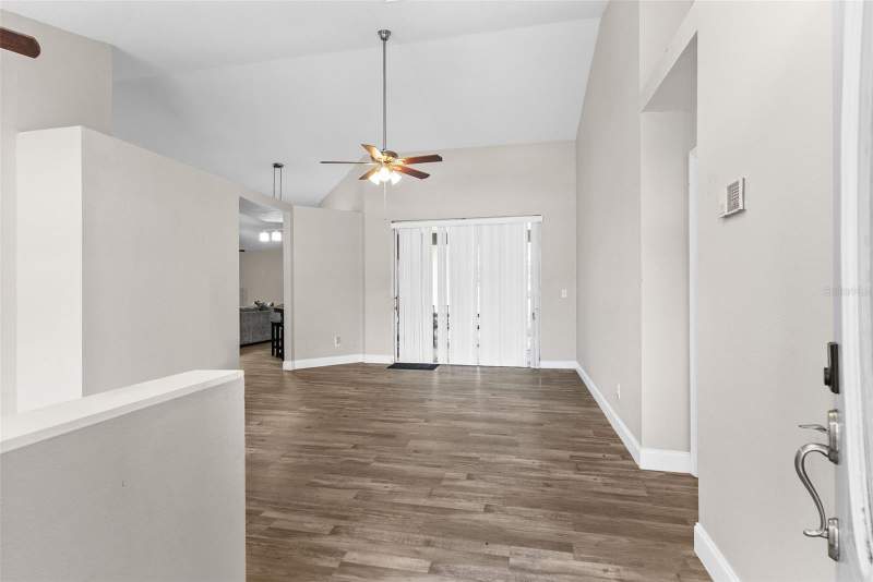 4 bedroom Single Family Residence at 12106 Shady Forest Drive, Riverglen Unit 1, Riverview — photo 2
