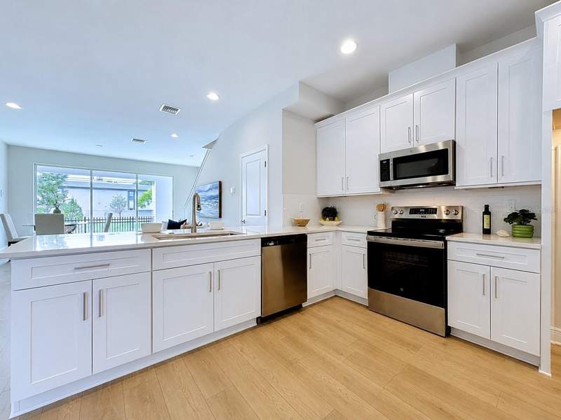 2 bedroom Townhouse at 7781 93rd Street, Towns At Long Bayou, Seminole — photo 4