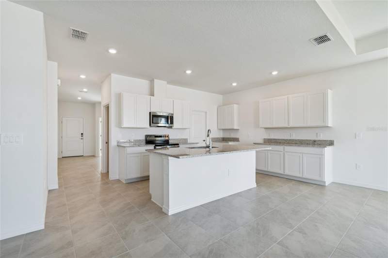 4 bedroom Single Family Residence at 4710 Outhaul Run, Southpointe, Palmetto — photo 4