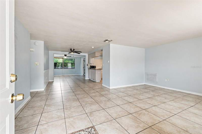 3 bedroom Single Family Residence at 3431 Overland Drive, Beacon Square, Holiday — photo 4