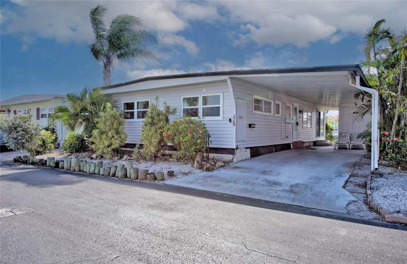 2 bedroom Mobile Home at 18675 US Highway 19 #225, Clearwater, Clearwater — photo 2