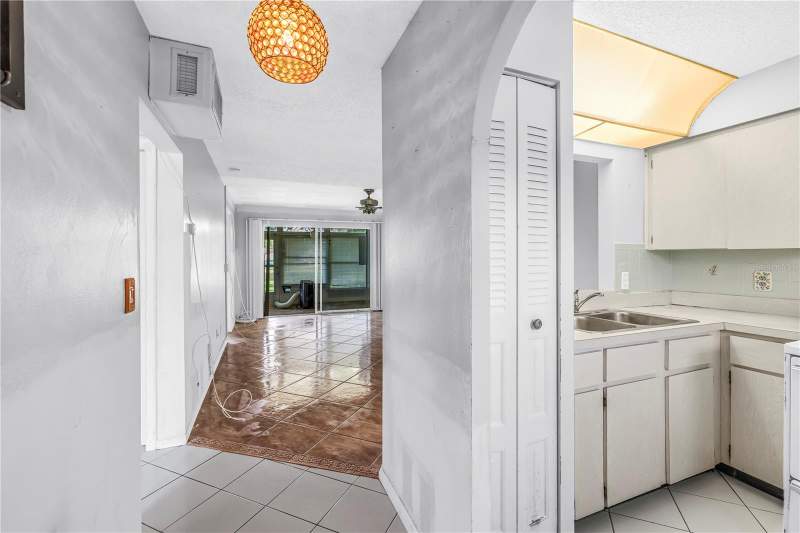 2 bedroom Condominium at 4774 Lake Boulevard #9B, Lakes Villas Condo I, Clearwater — photo 2