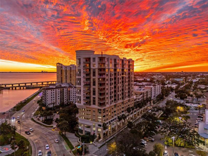 The Parkside Of One Bayshore
