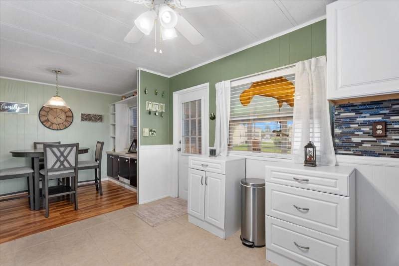 2 bedroom Manufactured Home at 560 Fairmount Drive, Harbor Cove, North Port — photo 5