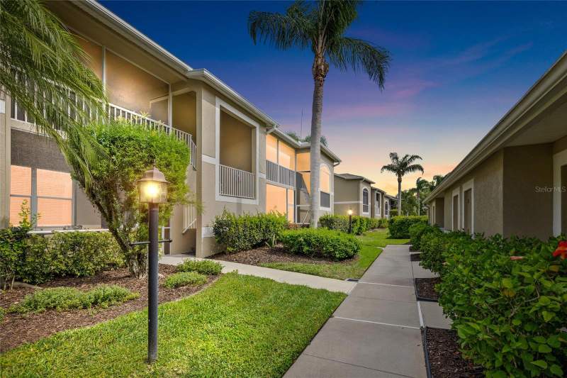 2 bedroom Condominium at 5231 Mahogany Run Avenue #325, Veranda 1 At Heritage Oaks, Sarasota — photo 1