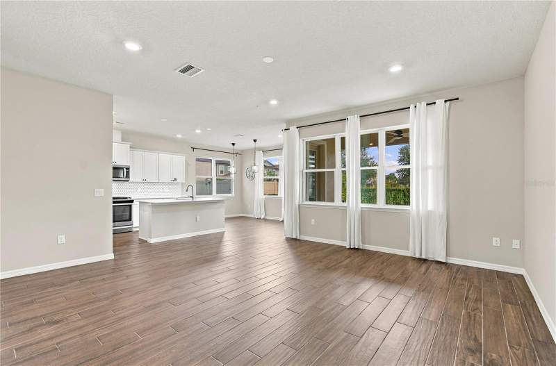 3 bedroom Single Family Residence at 3322 Monroe Meadows Drive, Starkey Ranch Prcl 7, Odessa — photo 4