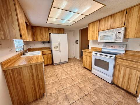 8634 Winding Wood Drive, Port Richey FL - photo 13 of 40