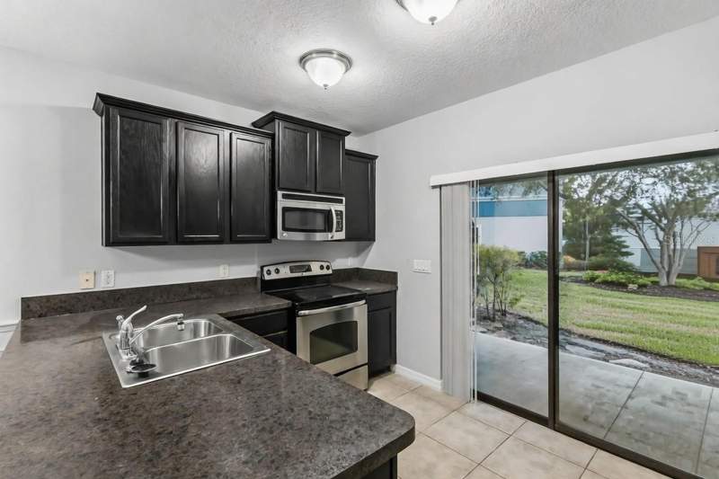 2 bedroom Townhouse at 1251 Trillium Park Lane, Windsor Lake Twnhms East, Sanford — photo 4